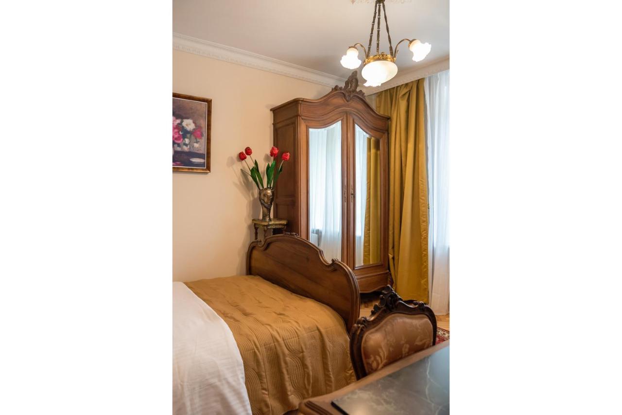 Downtown Antique Apartment Warsaw Exterior photo