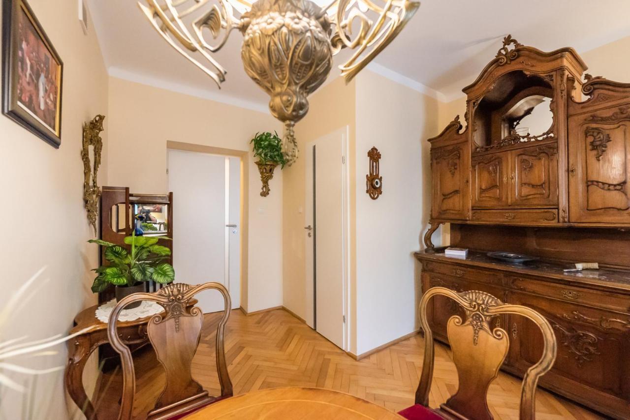 Downtown Antique Apartment Warsaw Exterior photo