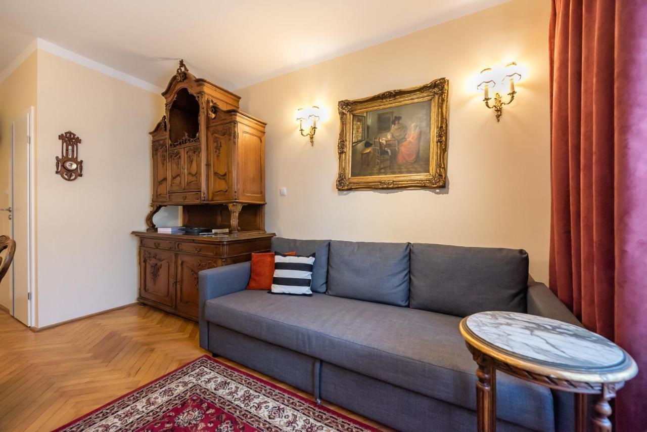 Downtown Antique Apartment Warsaw Exterior photo